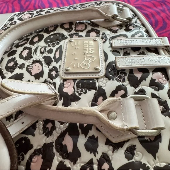 Hello Kitty Large Leopard Print Vinyl Top Handle Purse - Picture 11 of 16